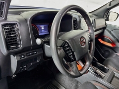 Used 2024  Nissan Frontier Crew Cab 4x4 PRO-4X at Dutro Auto near Zanesville&comma; OH