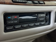 Used 1996  Lincoln Town Car 4d Sedan Signature at Graham Auto Mall near Mansfield, OH