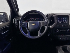 Used 2022  Chevrolet Silverado 1500 4WD Crew Cab 147" Custom at Graham Auto Mall near Mansfield&comma; OH