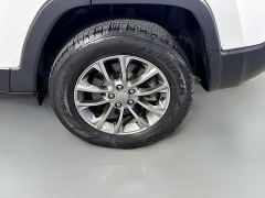 Used 2019  Jeep Cherokee 4d SUV 4WD Latitude Plus 2&period;4L at Graham Auto Mall near Mansfield&comma; OH