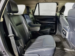 Used 2024  Ford Expedition XLT 4x4 at Dutro Auto near Zanesville&comma; OH