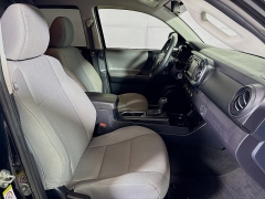 Used 2019  Toyota Tacoma 4WD Double Cab SR5 at Graham Auto Mall near Mansfield&comma; OH