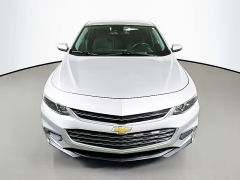 Used 2017  Chevrolet Malibu 4d Sedan LT at Dutro Auto near Zanesville&comma; OH