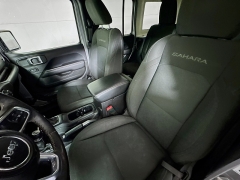 Used 2018  Jeep Wrangler Unlimited 4d SUV 4WD Sahara at Dutro Auto near Zanesville, OH