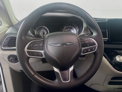 Used 2022  Chrysler Pacifica Touring L FWD at Graham Auto Mall near Mansfield&comma; OH