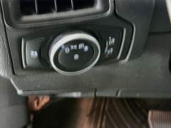 Used 2018  Ford Focus 4d Hatchback SE at Graham Auto Mall near Mansfield&comma; OH