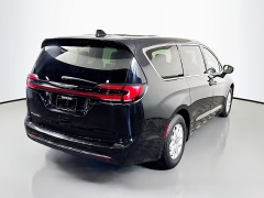 Used 2023  Chrysler Pacifica Touring L FWD at Dutro Auto near Zanesville&comma; OH
