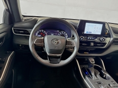 Used 2024  Toyota Highlander XSE AWD at Graham Auto Mall near Mansfield&comma; OH