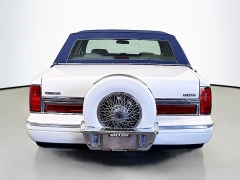 Used 1996  Lincoln Town Car 4d Sedan Signature at Graham Auto Mall near Mansfield, OH