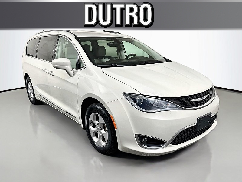 Used 2017  Chrysler Pacifica 4d Wagon Touring-L Plus at Graham Auto Mall near Mansfield&comma; OH