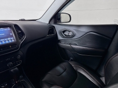 Used 2021  Jeep Cherokee Trailhawk 4x4 at Dutro Auto near Zanesville&comma; OH