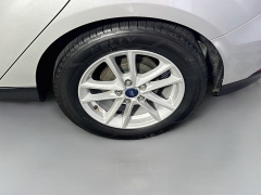 Used 2018  Ford Focus 4d Hatchback SE at Graham Auto Mall near Mansfield&comma; OH