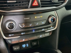 Used 2020  Hyundai Santa Fe 4d SUV AWD SEL 2&period;4L at Graham Auto Mall near Mansfield&comma; OH