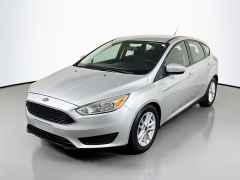 Used 2018  Ford Focus 4d Hatchback SE at Graham Auto Mall near Mansfield&comma; OH