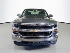 Used 2017  Chevrolet Silverado 1500 2WD Crew Cab LT at Graham Auto Mall near Mansfield&comma; OH