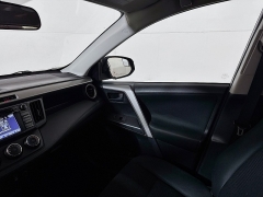 Used 2017  Toyota RAV4 4d SUV AWD LE at Graham Auto Mall near Mansfield&comma; OH