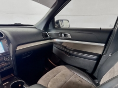 Used 2017  Ford Explorer 4d SUV 4WD XLT at Graham Auto Mall near Mansfield&comma; OH