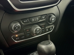 Used 2021  Jeep Cherokee Trailhawk 4x4 at Dutro Auto near Zanesville&comma; OH