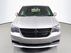 Used 2017  Dodge Grand Caravan 4d Wagon SE at Graham Auto Mall near Mansfield, OH