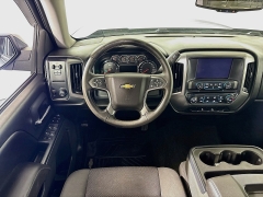Used 2017  Chevrolet Silverado 1500 2WD Crew Cab LT at Graham Auto Mall near Mansfield&comma; OH
