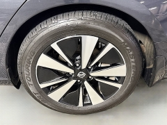 Used 2020  Nissan Altima 4d Sedan FWD 2.5L SV at Dutro Auto near Zanesville, OH