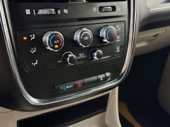 Used 2019  Dodge Grand Caravan 4d Wagon SXT at Graham Auto Mall near Mansfield&comma; OH