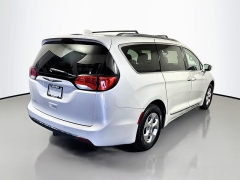 Used 2017  Chrysler Pacifica 4d Wagon Touring-L Plus at Graham Auto Mall near Mansfield&comma; OH