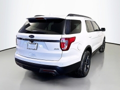 Used 2017  Ford Explorer 4d SUV 4WD XLT at Graham Auto Mall near Mansfield&comma; OH