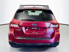 Used 2017  Subaru Outback 4d SUV 2&period;5i Premium at Graham Auto Mall near Mansfield&comma; OH