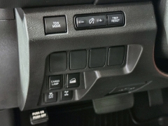 Used 2024  Nissan Frontier Crew Cab 4x4 PRO-4X at Dutro Auto near Zanesville&comma; OH