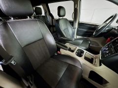 Used 2019  Dodge Grand Caravan 4d Wagon SXT at Graham Auto Mall near Mansfield&comma; OH