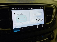 Used 2023  Chrysler Pacifica Touring L FWD at Dutro Auto near Zanesville&comma; OH