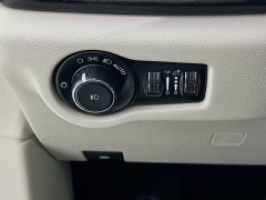 Used 2023  Chrysler Pacifica Touring L FWD at Dutro Auto near Zanesville&comma; OH