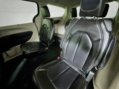 Used 2023  Chrysler Pacifica Touring L FWD at Dutro Auto near Zanesville&comma; OH