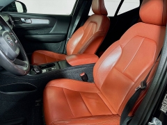 Used 2019  Volvo XC40 4d SUV AWD T5 Momentum at Graham Auto Mall near Mansfield&comma; OH