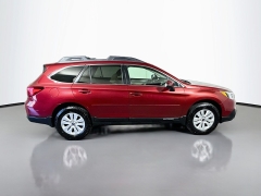 Used 2017  Subaru Outback 4d SUV 2&period;5i Premium at Graham Auto Mall near Mansfield&comma; OH