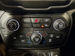 Used 2021  Jeep Renegade Trailhawk 4x4 at Dutro Auto near Zanesville&comma; OH