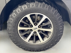 Used 2018  Ford Expedition Max 4d SUV 4WD XLT at Dutro Auto near Zanesville&comma; OH