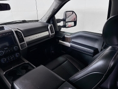 Used 2021  Ford Super Duty F-250 4WD LARIAT Crew Cab SRW 6&period;75' Box at Graham Auto Mall near Mansfield&comma; OH