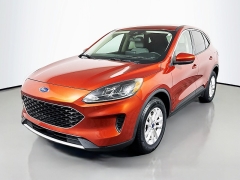 Used 2020  Ford Escape 4d SUV AWD SE at Dutro Auto near Zanesville&comma; OH
