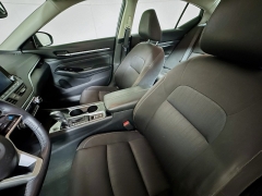 Used 2020  Nissan Altima 4d Sedan FWD 2.5L SV at Dutro Auto near Zanesville, OH