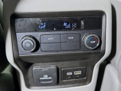 Used 2023  GMC Acadia AWD 4dr SLT at Graham Auto Mall near Mansfield&comma; OH