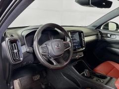 Used 2019  Volvo XC40 4d SUV AWD T5 Momentum at Graham Auto Mall near Mansfield&comma; OH