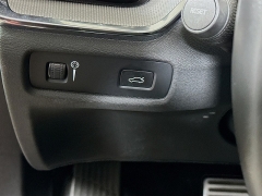 Used 2019  Volvo S60 4d Sedan FWD T5 R-Design at Graham Auto Mall near Mansfield&comma; OH