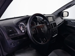 Used 2017  Dodge Grand Caravan 4d Wagon SE at Graham Auto Mall near Mansfield, OH