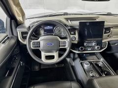 Used 2024  Ford Expedition XLT 4x4 at Dutro Auto near Zanesville&comma; OH