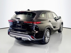 Used 2021  Toyota Highlander Hybrid Platinum AWD at Dutro Auto near Zanesville, OH