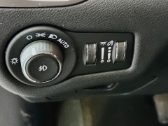 Used 2019  Jeep Cherokee 4d SUV 4WD Latitude Plus 2&period;4L at Graham Auto Mall near Mansfield&comma; OH