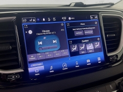 Used 2022  Chrysler Pacifica Touring L FWD at Graham Auto Mall near Mansfield&comma; OH