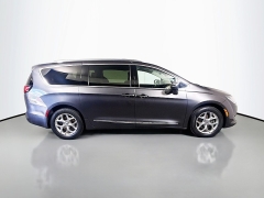 Used 2017  Chrysler Pacifica 4d Wagon Limited at Graham Auto Mall near Mansfield&comma; OH